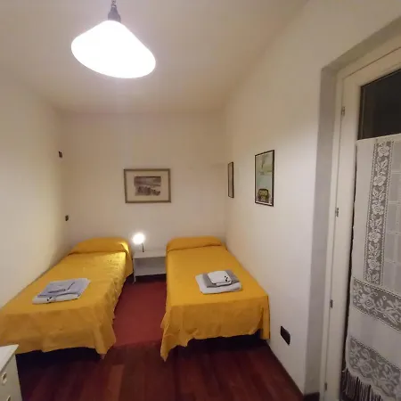 The Ivy House In The Castle * Menaggio