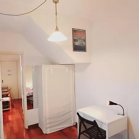 The Ivy House In The Castle