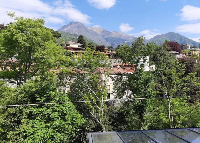 The Ivy House In The Castle *