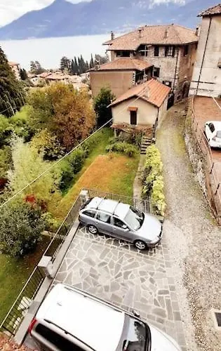 The Ivy House In The Castle Апартаменты Менаджо