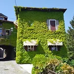 The Ivy House In The Castle * メナッジョ